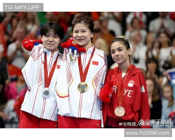 游泳明星突破极限 打破纪录背后的坚持与梦想